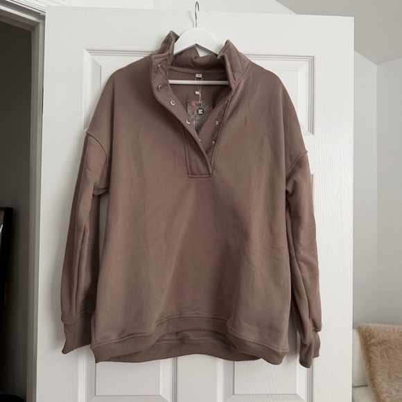 Sweatshirt M nwt - Picture 2 of 3